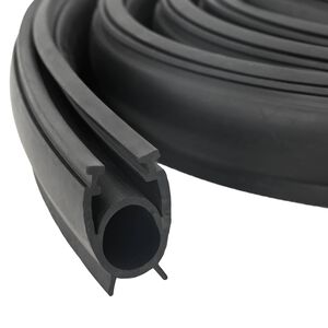vidaXL Tesnilo garažnih vrat Črna 41 x 33 mm 5,5 m PVC