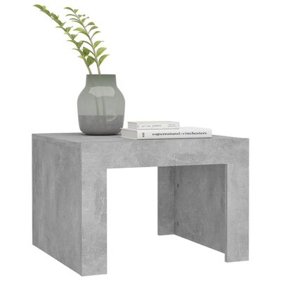 vidaXL Klubska mizica betonsko siva 50x50x35 cm iverna plošča
