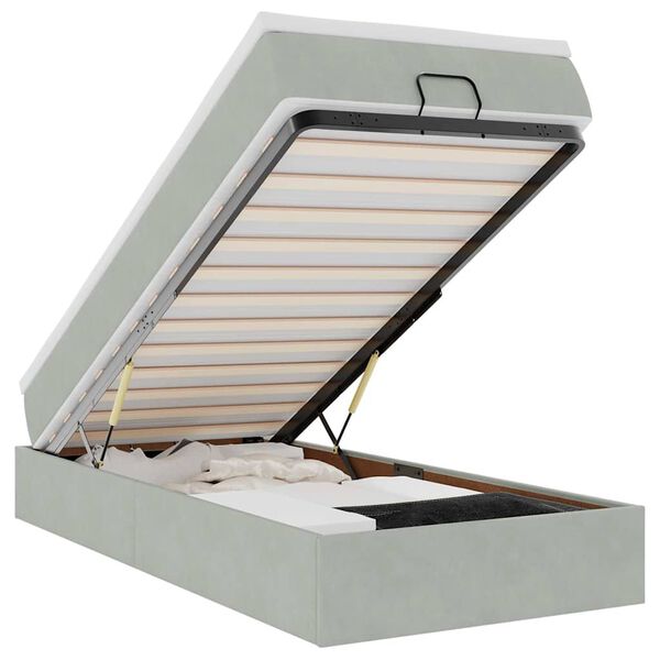 Prikazana fotografija izdelka 1 od 17