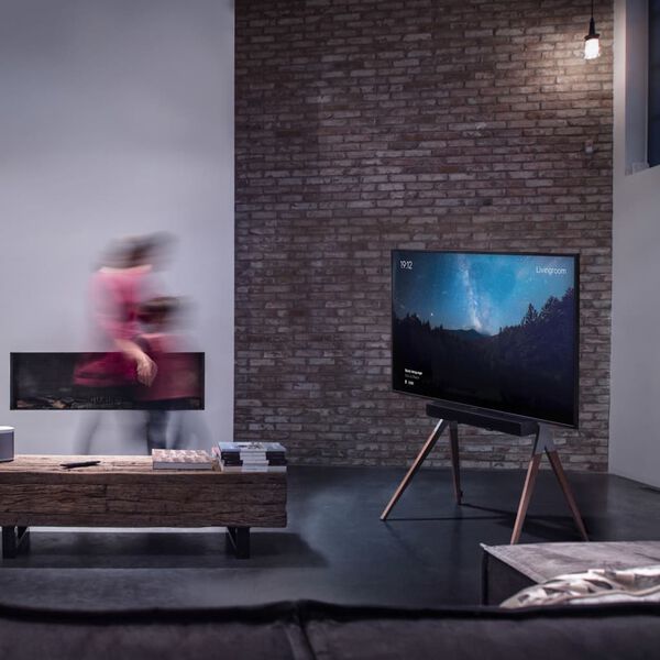 One For All TV stojalo Falcon 32" - 70" temno rjavo