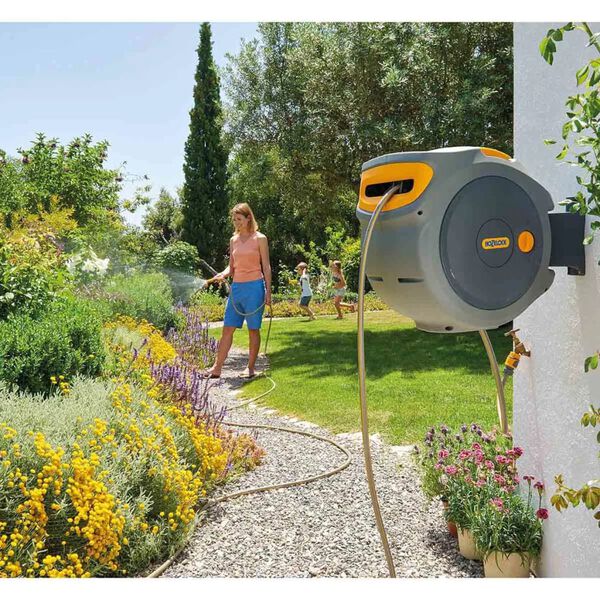 Hozelock Stenski kolut za cev z 20 m cevjo Auto Reel